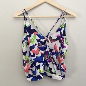 ASTR Crossover Strap Cropped Tank Bright Geometric